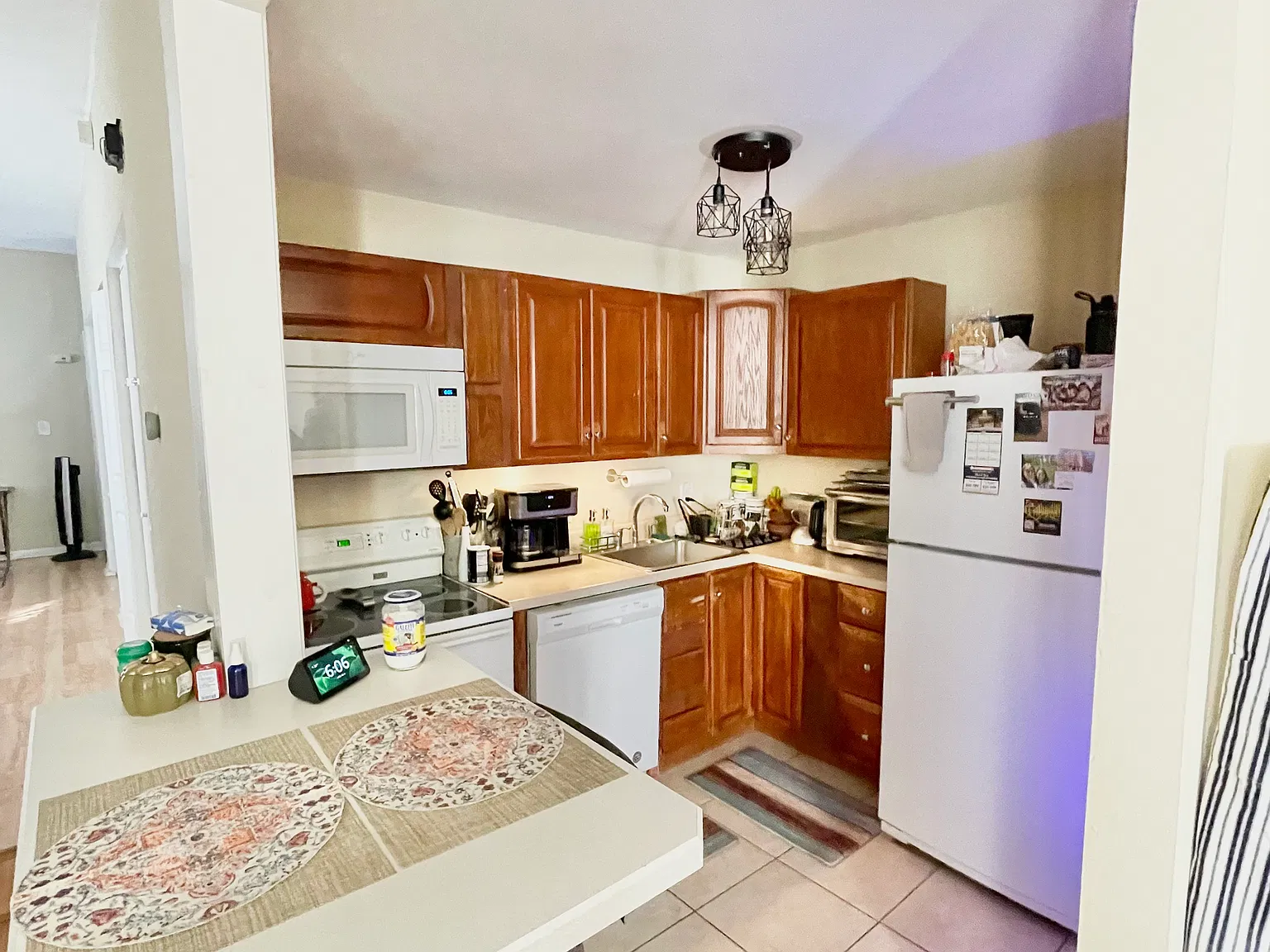 2 bed, 1200 sqft, $2,400 — Photo 3