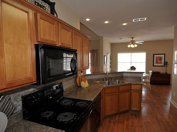 5th image of 10124 Hammersmith Ln