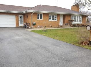 810 S Elmhurst Rd, Mount Prospect, IL 60056