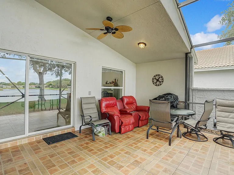 5335 Vernio Ln — Photo 32
