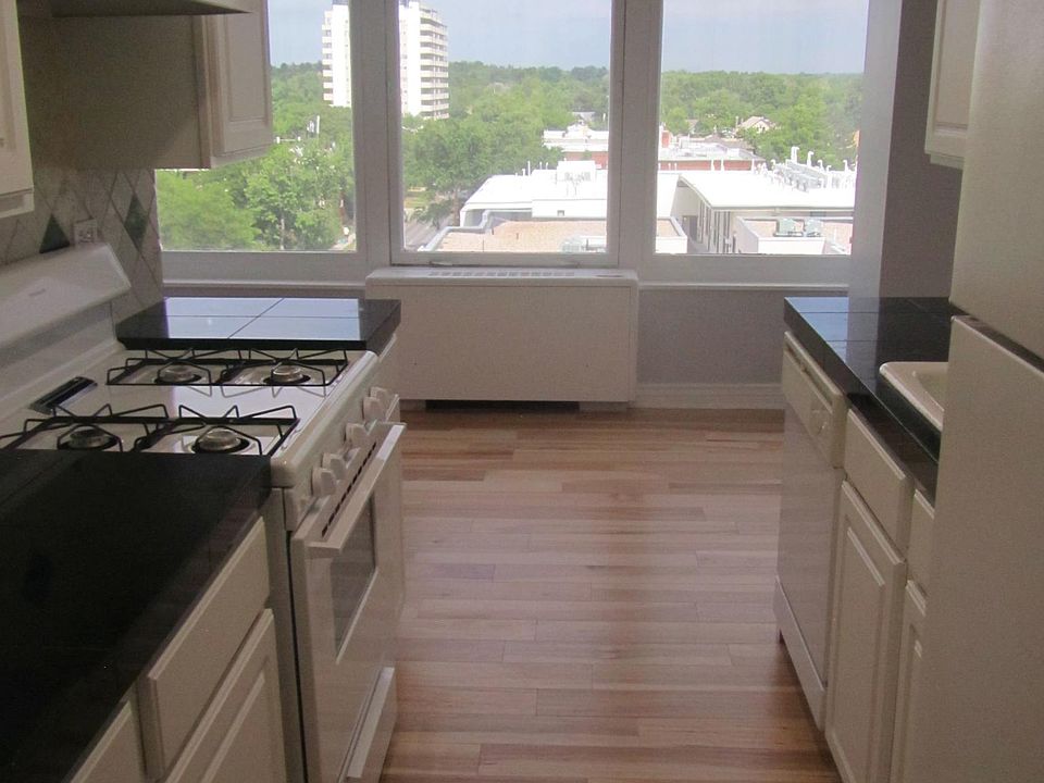 Kitchen to dining room