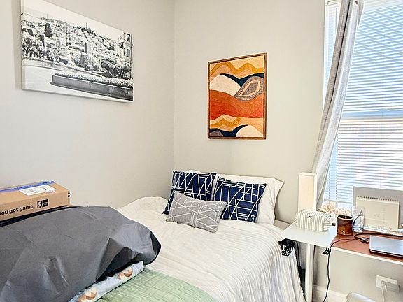 5th image of 2246 W Armitage Ave #3R