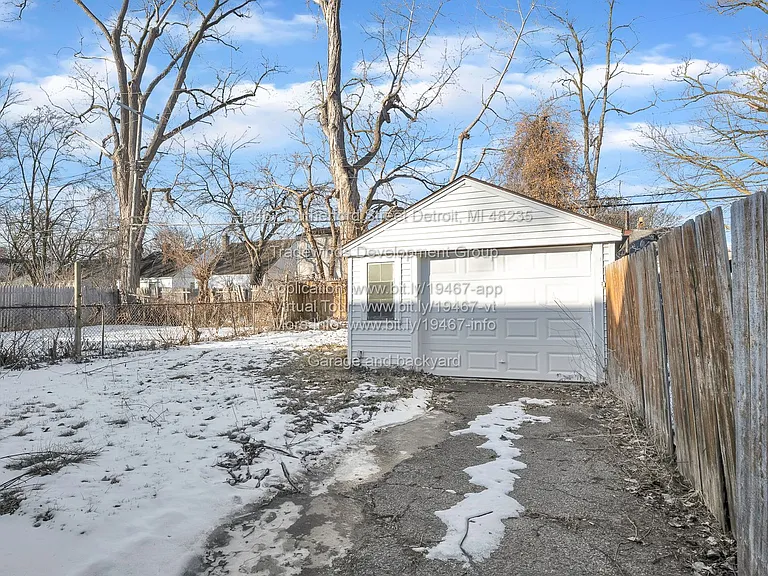 19467 Rutherford St — Photo 12