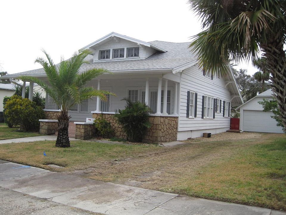 1st image of 933 N Oleander Ave