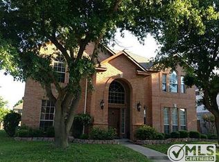 2727 Water Oak Dr, Grand Prairie, TX 75052