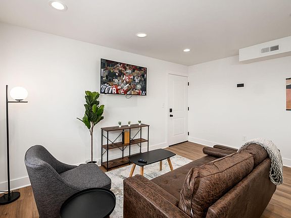 5th image of 1656 E Livingston Ave #1