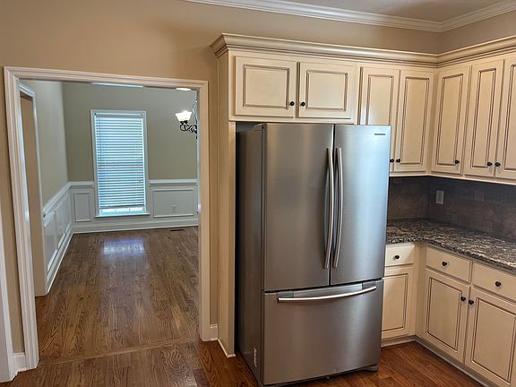 4th image of 4132 Chastain Drive