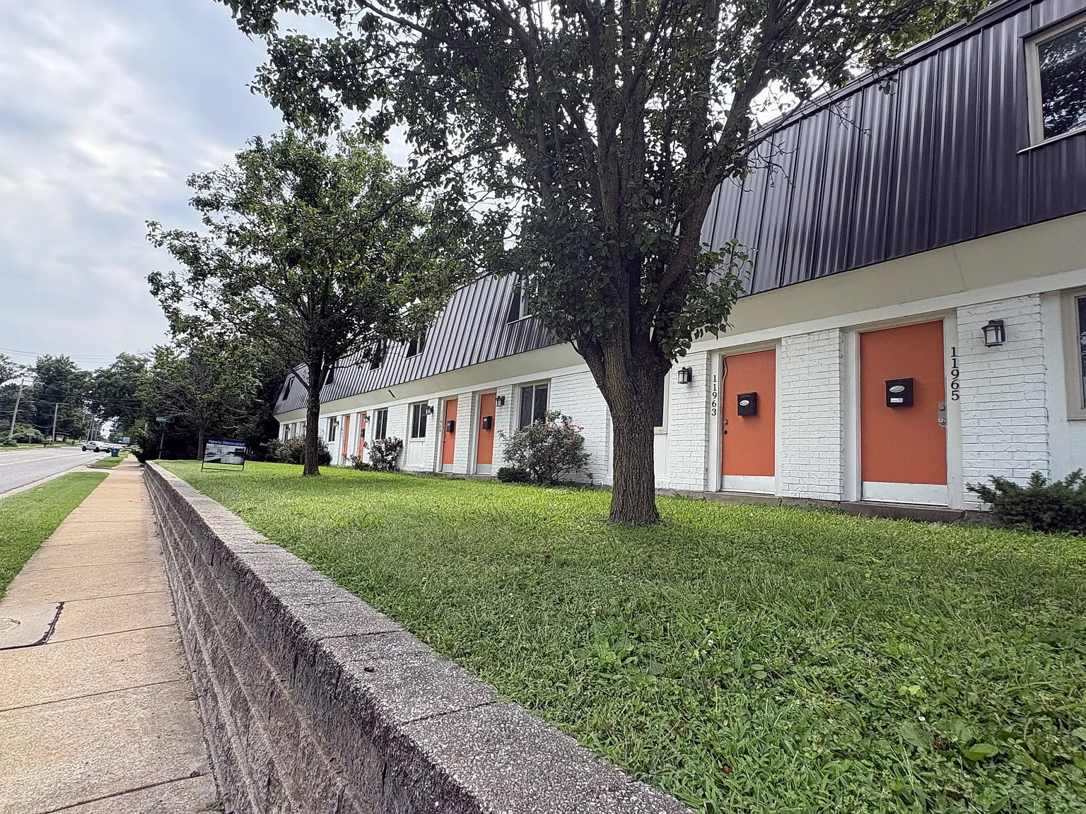 Spanish Lake Townhomes — Photo 2