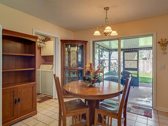 5th image of 1728 Debbie Ln