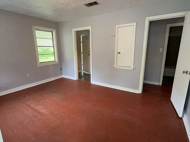 2829 Comfort St — Photo 9