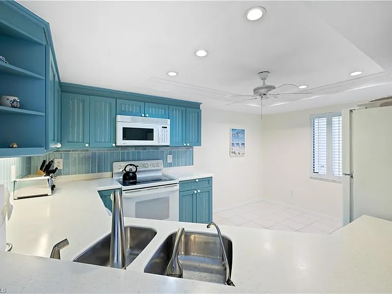 565 Beachwalk Cir #T-102 — Photo 10