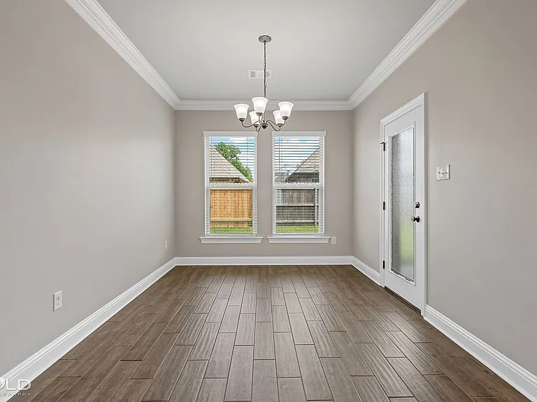 211 Hyperion St — Photo 5