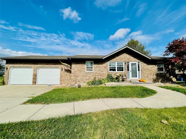 425 Ackerman Ave, Troy, IL 62294