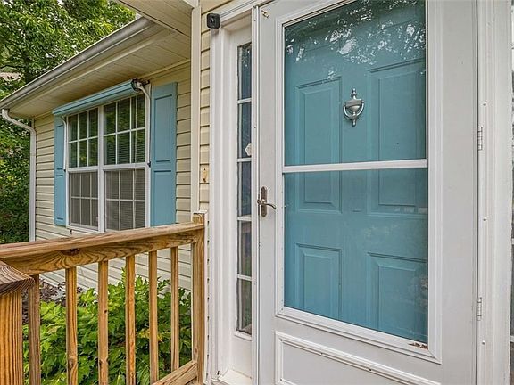 2nd image of 4144 Greenwood Dr