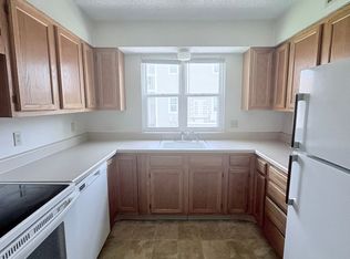 1710 E 24th Ave APT 5, Hutchinson, KS 67502