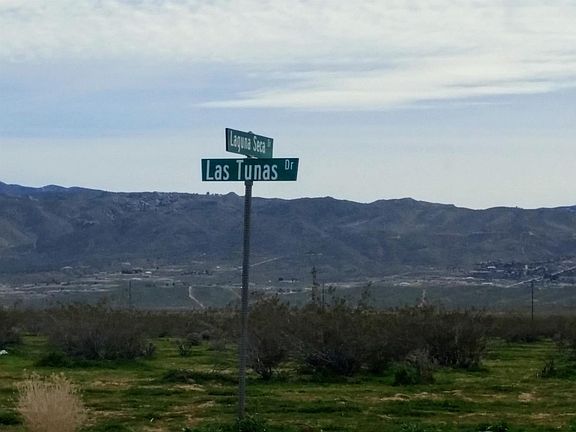 2nd image of Las Tunas Dr