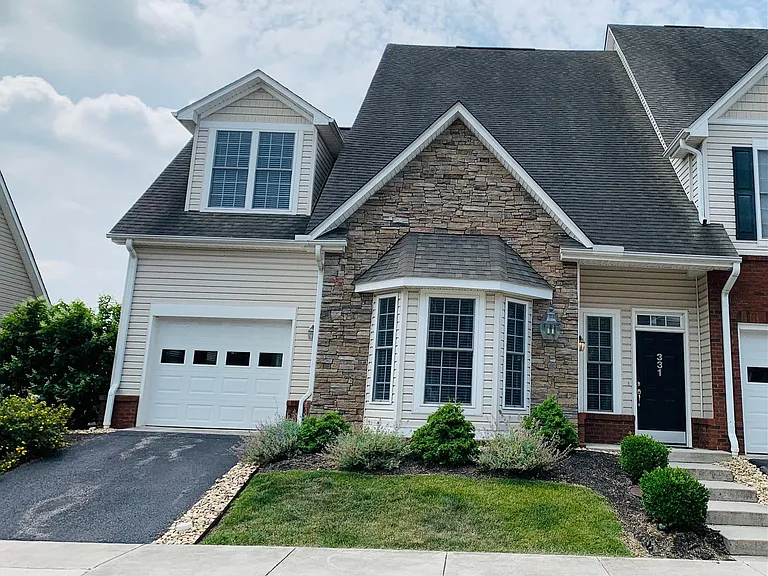 331 Sheliah Ct — Photo 2