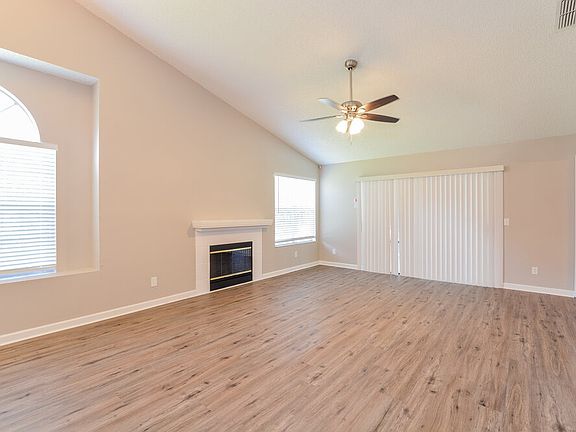 3rd image of 803 Hillary Ct