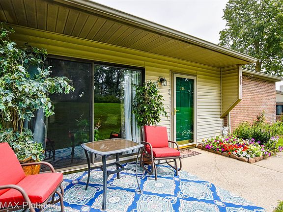 3rd image of 338 Spring Brooke Dr
