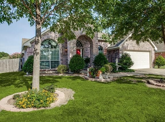 2nd image of 307 Goldenrain Dr