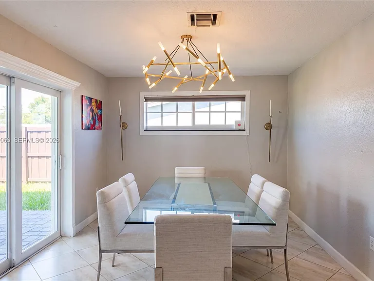 5321 Lincoln St — Photo 12