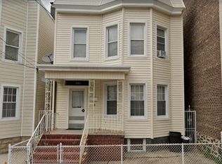 552 56th St, West New York, NJ 07093