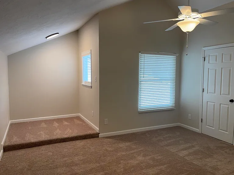 646 Center Court Dr — Photo 16