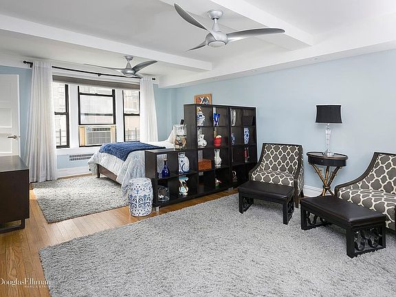 4th image of 319 E 50th St #8DE