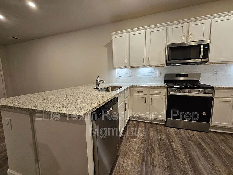 5416 Kings Ridge Dr — Photo 5