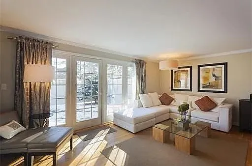 11 Oak St #2 — Photo 3