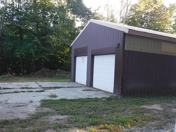 5th image of 696 30th St