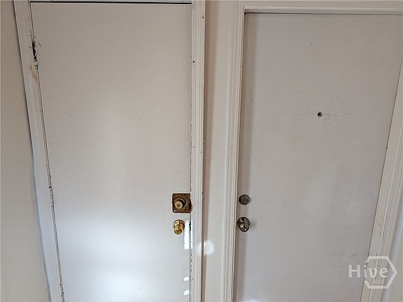 2nd image of 1118 Jefferson Street