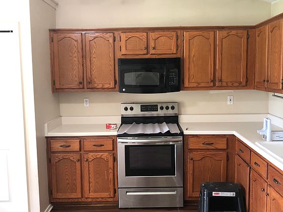 5th image of 10713 Oak Leaf Dr