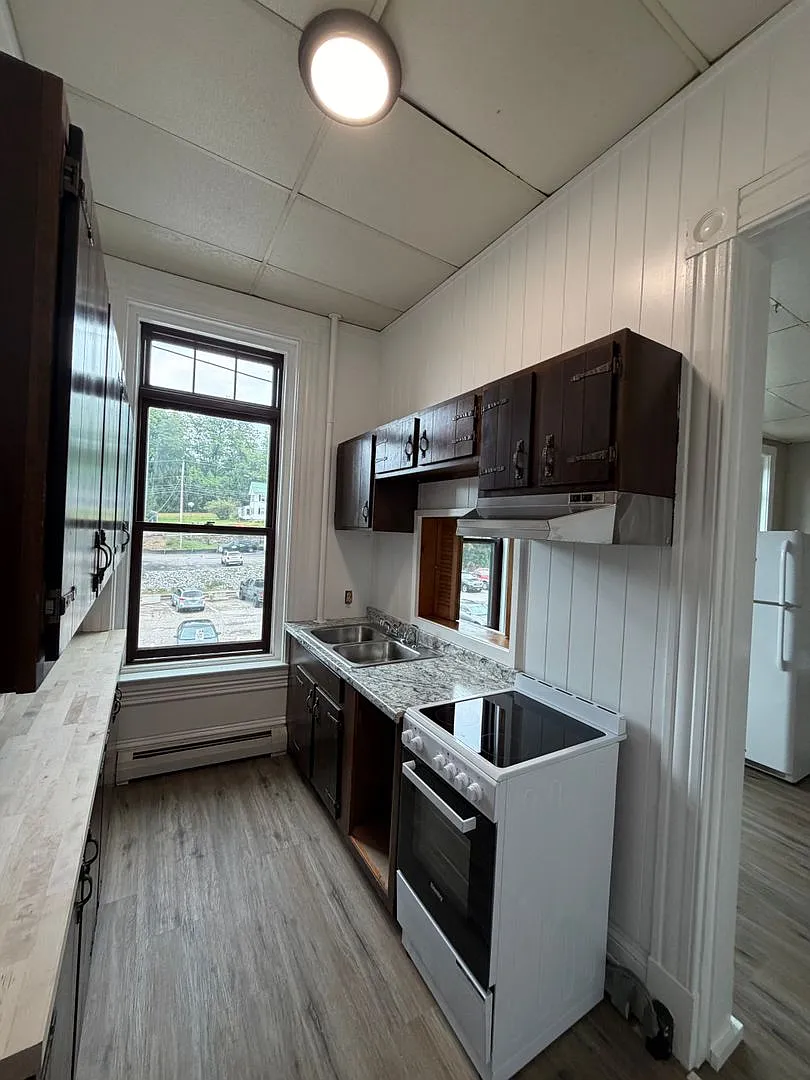 293 Main Street — Photo 1