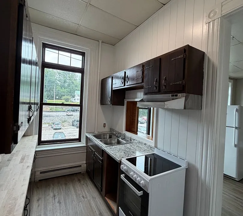 293 Main St