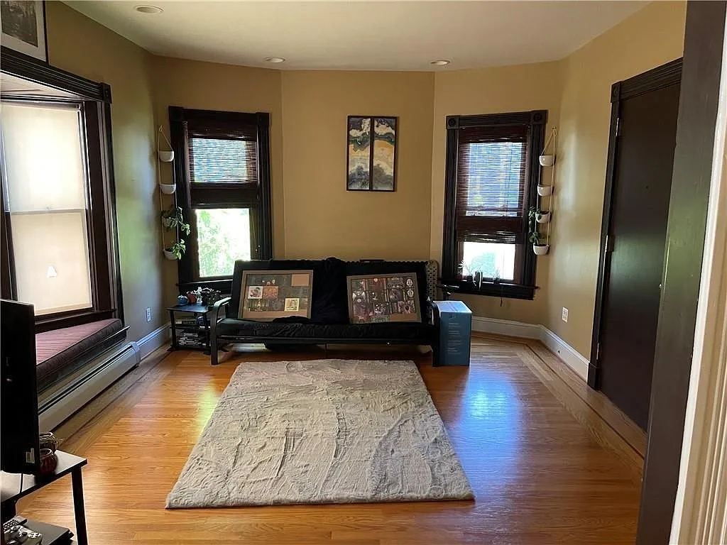 Building Photo - 39 Beacon St #1