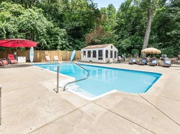 7 Storeybrooke Rd, Newburyport, MA 01950