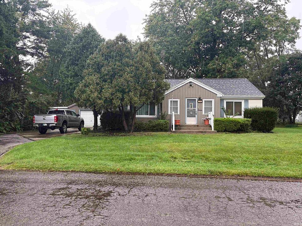 1st image of 808 Esther St