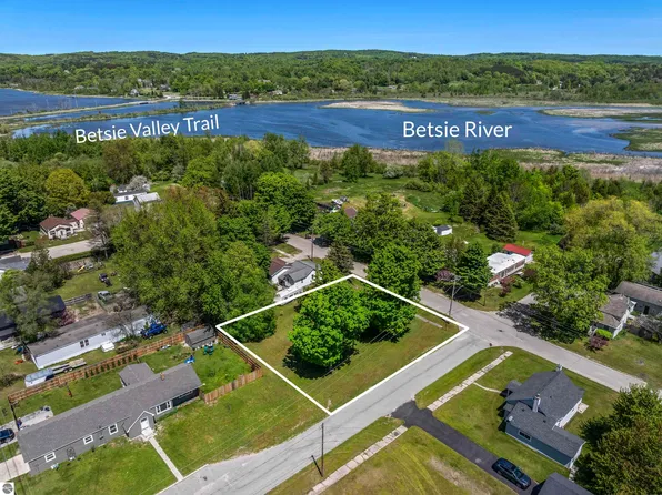 0 Valley Ave, Elberta, MI 49628