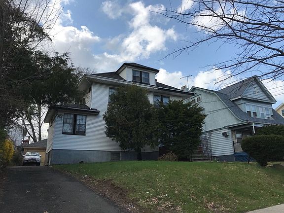 3rd image of 647-649 Sanford Ave