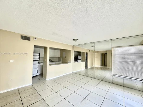 17650 NW 68th Ave, Hialeah, FL