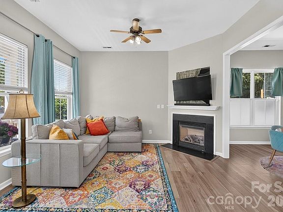 4th image of 1308 Rising Oak Dr