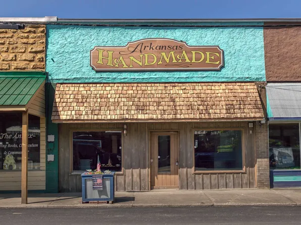 414 Main St, Leslie, AR 72645