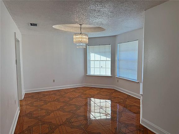 4th image of 11210 S Idlewood Ct