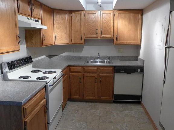 3rd image of 2930 Shadow Creek Dr #K303-303