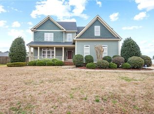 331 Lancelot Ct, Linden, NC 28356