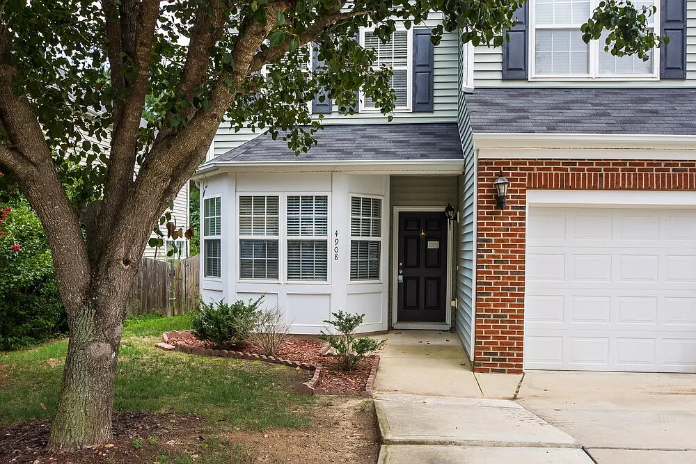 3 bed, 2.5 bath, 2072 sqft, $3,080 — Photo 2