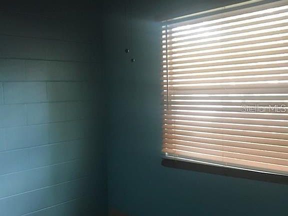 4th image of 400 Illinois Ave