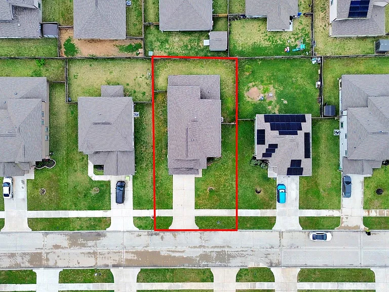 2918 Silverhorn Ln — Photo 5