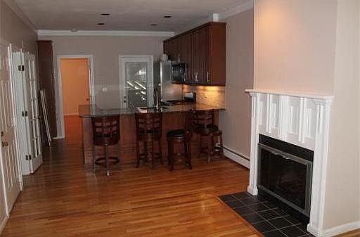 3rd image of 188 W 7th St #U101